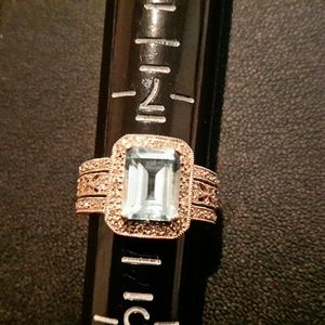 14K blue topaz diamonds ring